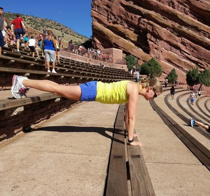 From Red Rocks to Reps: How Outdoor Fitness in Denver Inspires Your Indoor Gym Routine