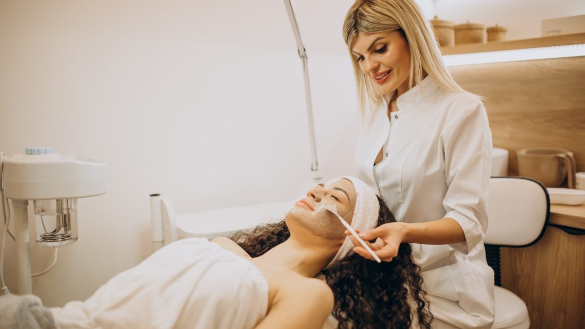 How to Choose the Best Equipment for Salons That Elevates Every Beauty Service
